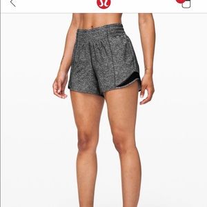 Lululemon hotty hot short